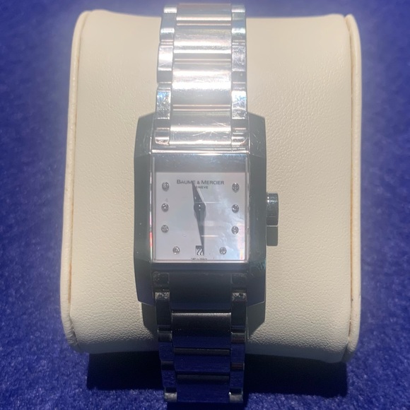 Baumé and Mercier Woman’s Watch - Picture 1 of 4